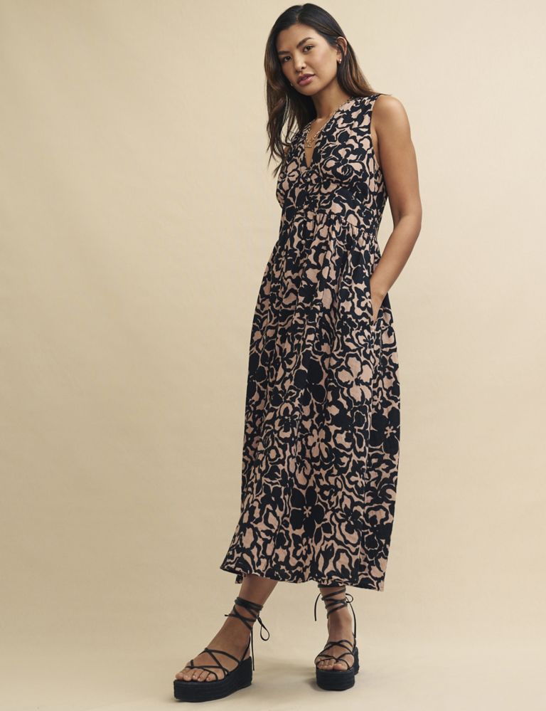 Floral V-Neck Midaxi Waisted Dress with Linen 3 of 4