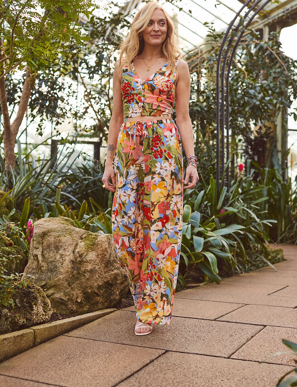 Floral Wide Leg Trousers with Linen 1 of 5