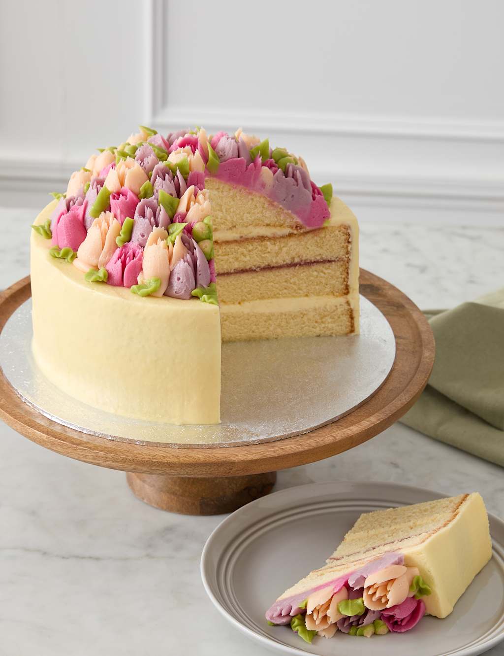 Flower Festival Tulip Cake (Serves 24) M&S