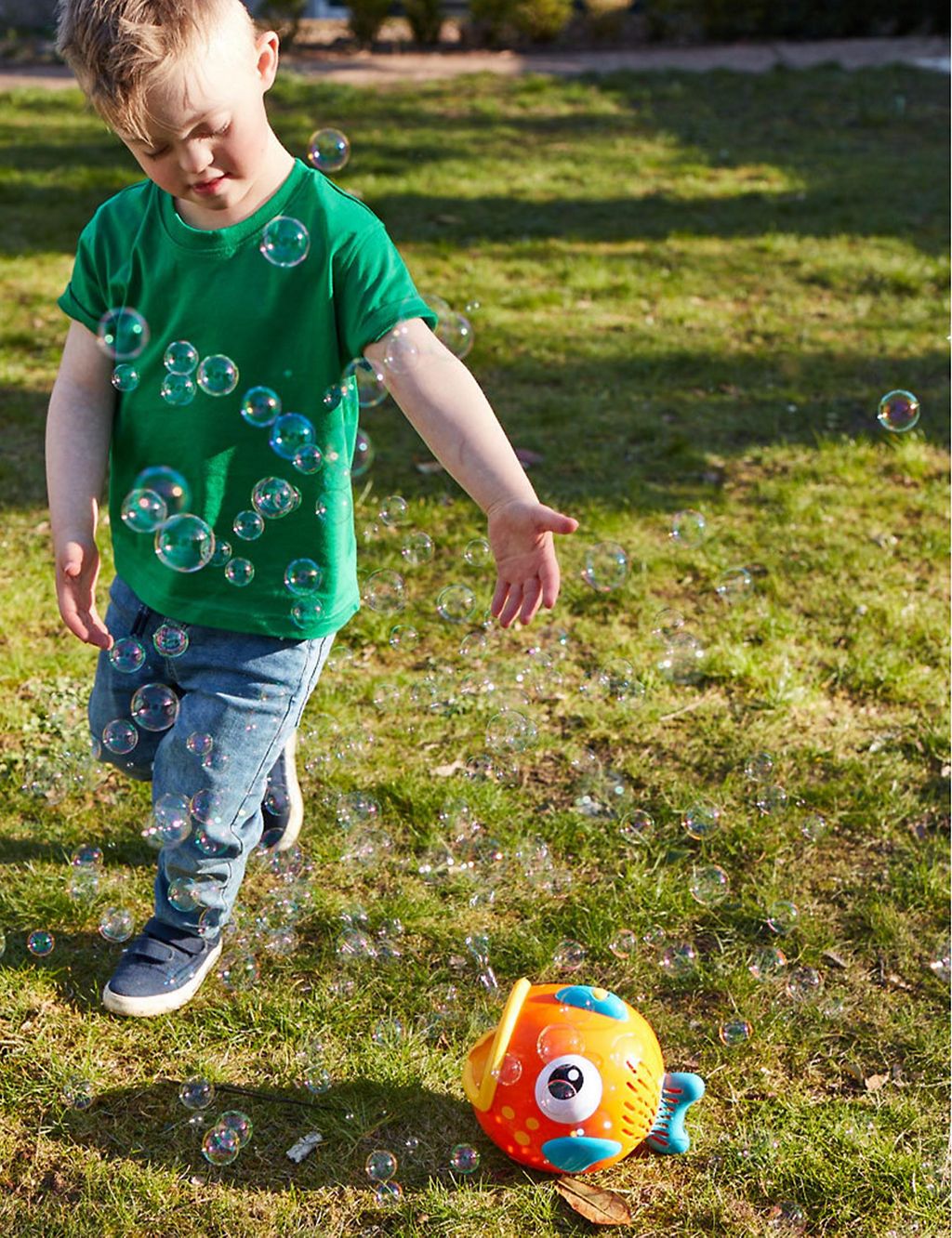 Frankie The Fish Bubble Machine (3+ Yrs) 2 of 3