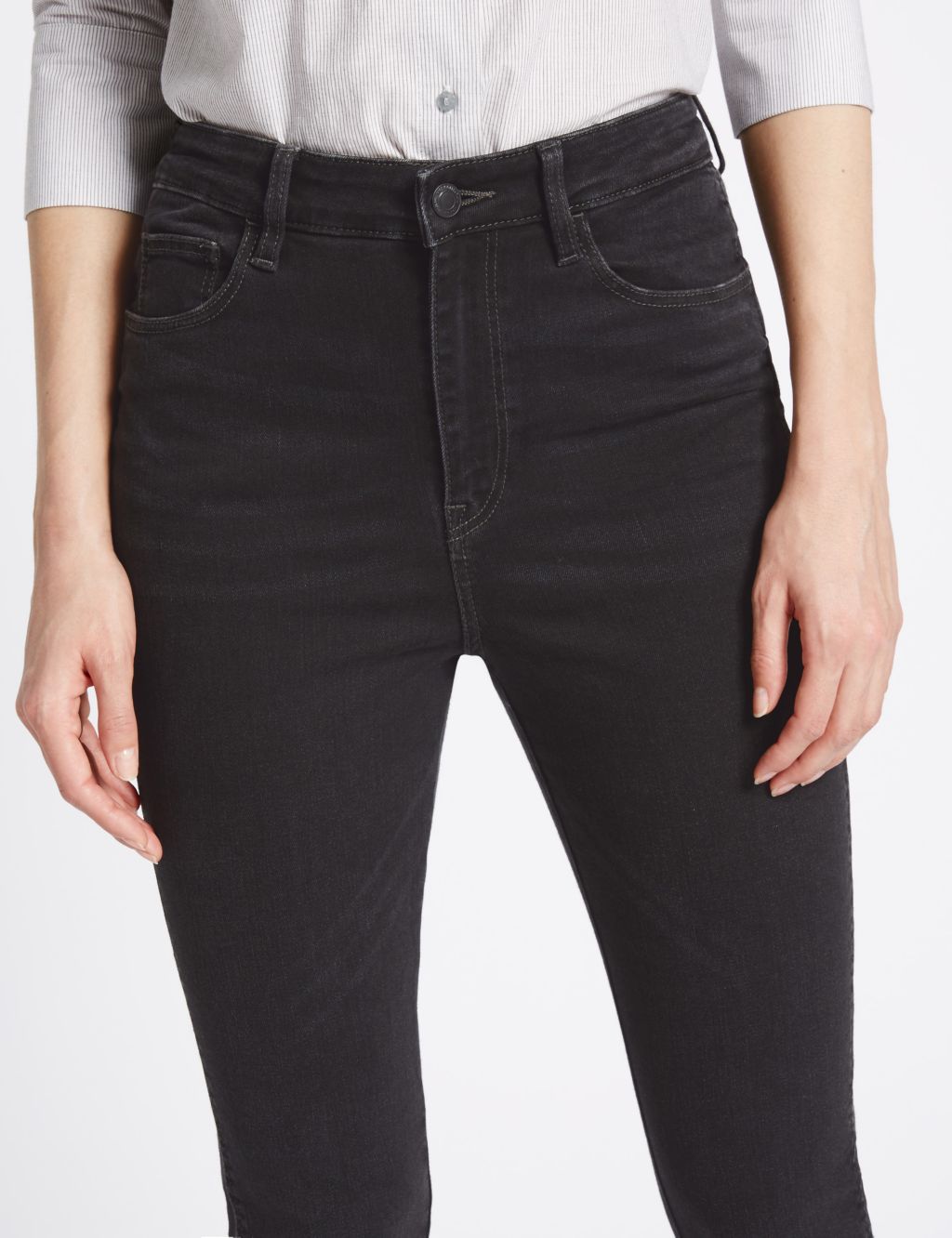 Skinny jeans with frayed hem finish - PV24SN90411113