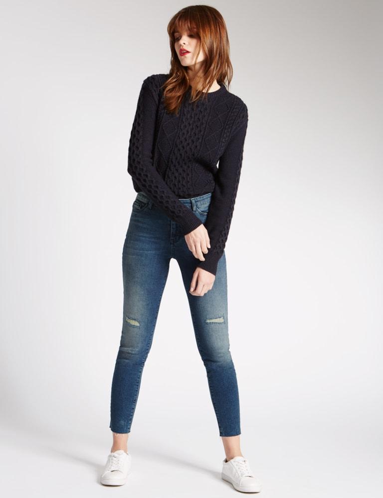 Frayed hem straight leg jeans online