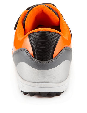 Freshfeet™ Riptape Astro Trainers with Silver Technology (Younger Boys) Image 2 of 5