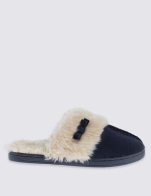 Clogs with fur discount trim