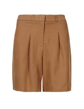 Front Pleated Shorts Image 2 of 4