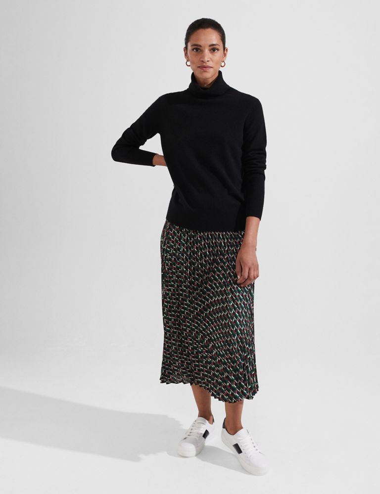 Guide About: What is the Best Fabric to Make a Skirt?