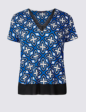 Geometric Print V-Neck Short Sleeve T-Shirt Image 2 of 5