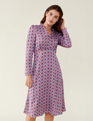 Geometric V-Neck Midi Swing Weekday Dress Image 2 of 4