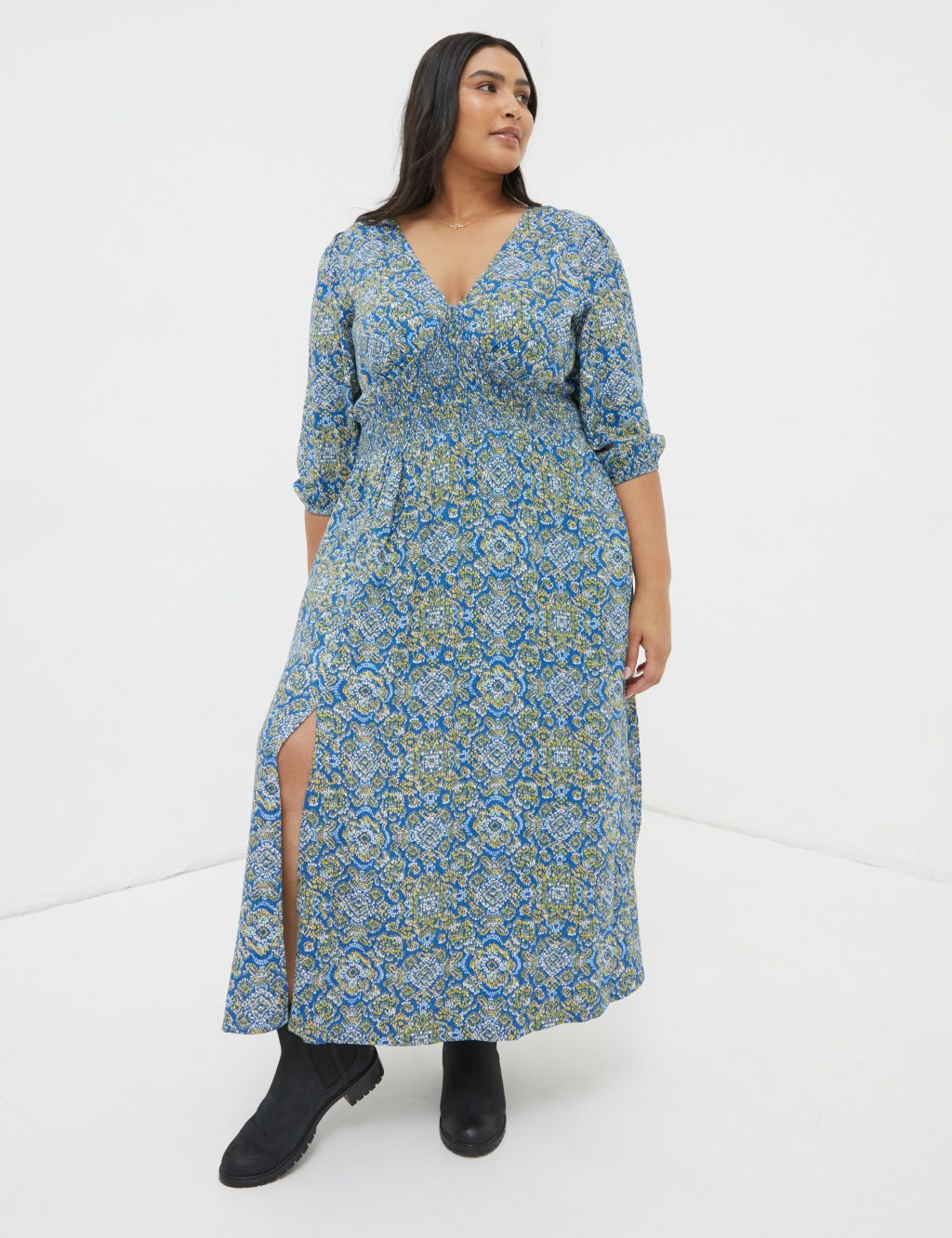 Geometric V-Neck Shirred Midi Waisted Dress 5 of 7