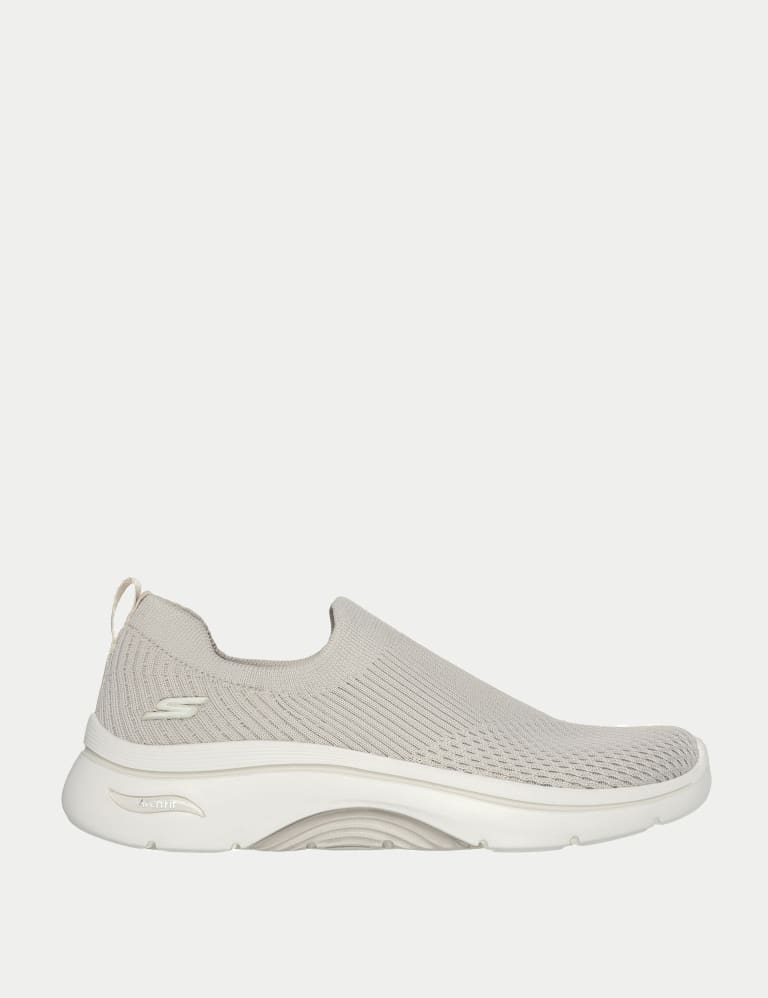 Go Walk Arch Fit 2.0 Paityn Trainers