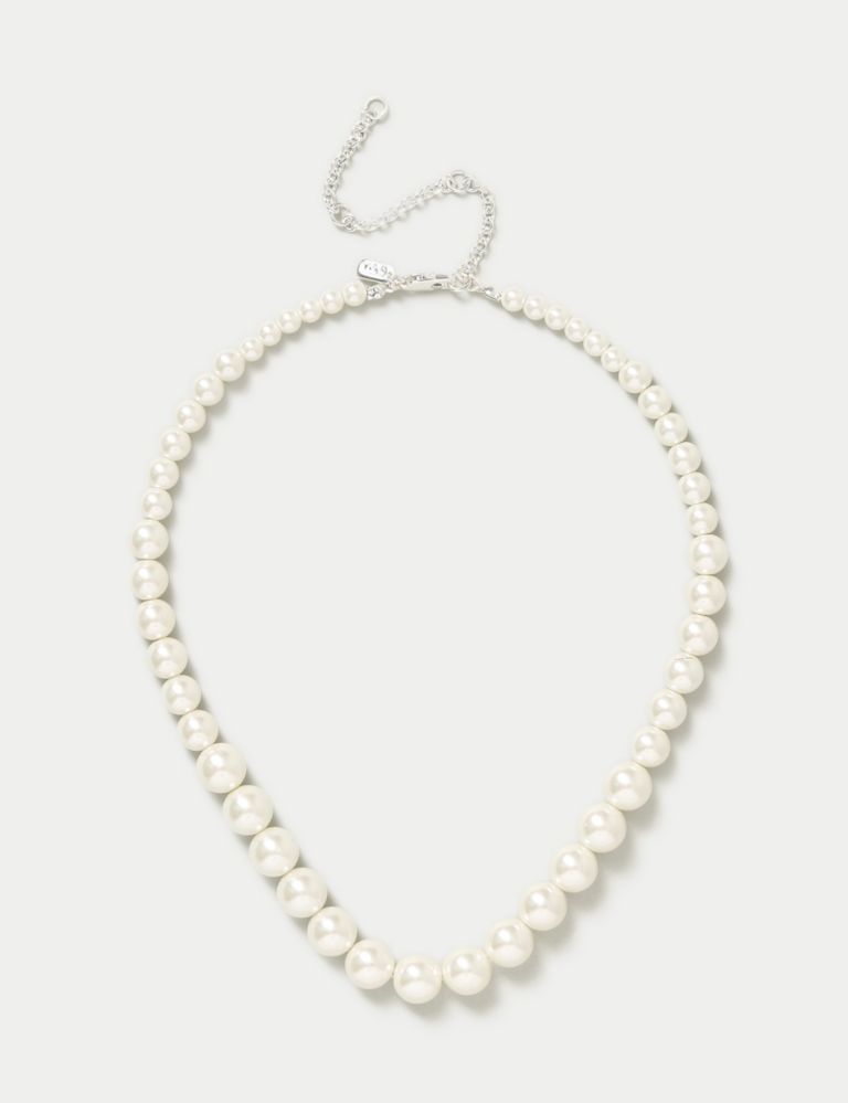 Graduated Pearl Necklace 1 of 2