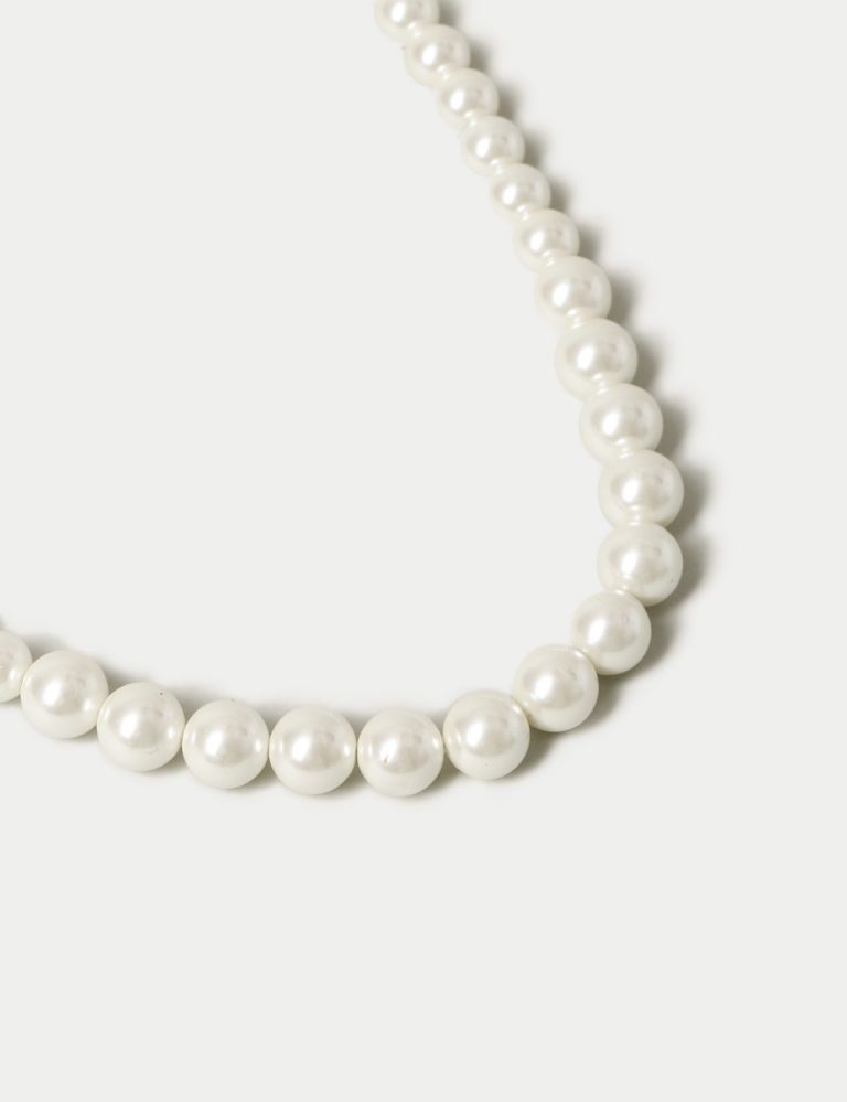 Graduated Pearl Necklace 2 of 2