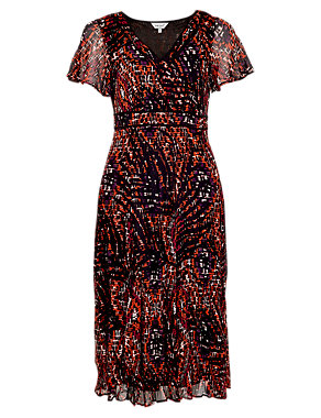 Graphic Print Crinkle Dress Image 2 of 6