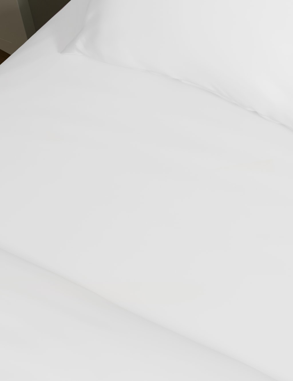 Pure Cotton 300 Thread Count Fitted Sheet image 2