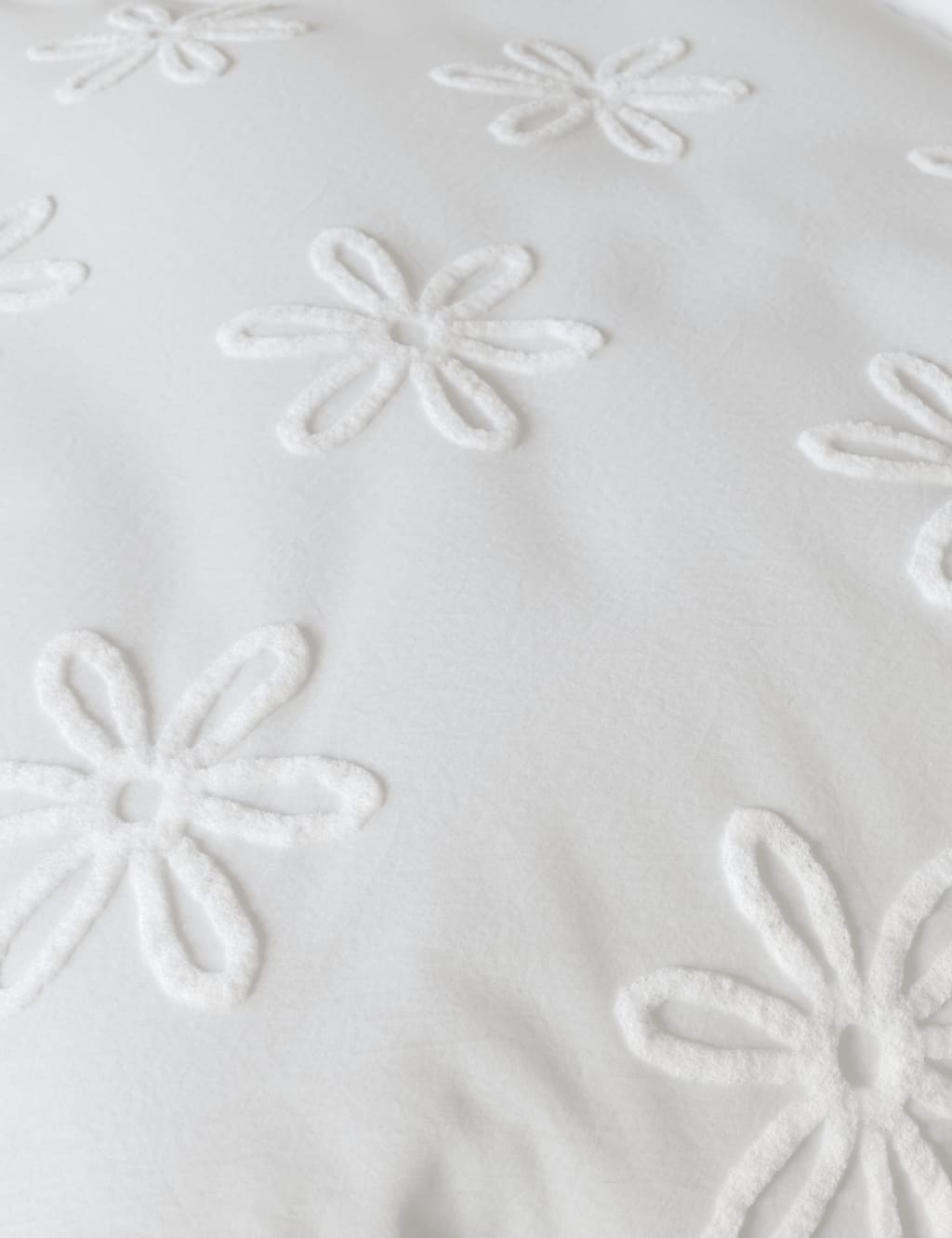 Pure Cotton Tufted Floral Bedding Set image 3