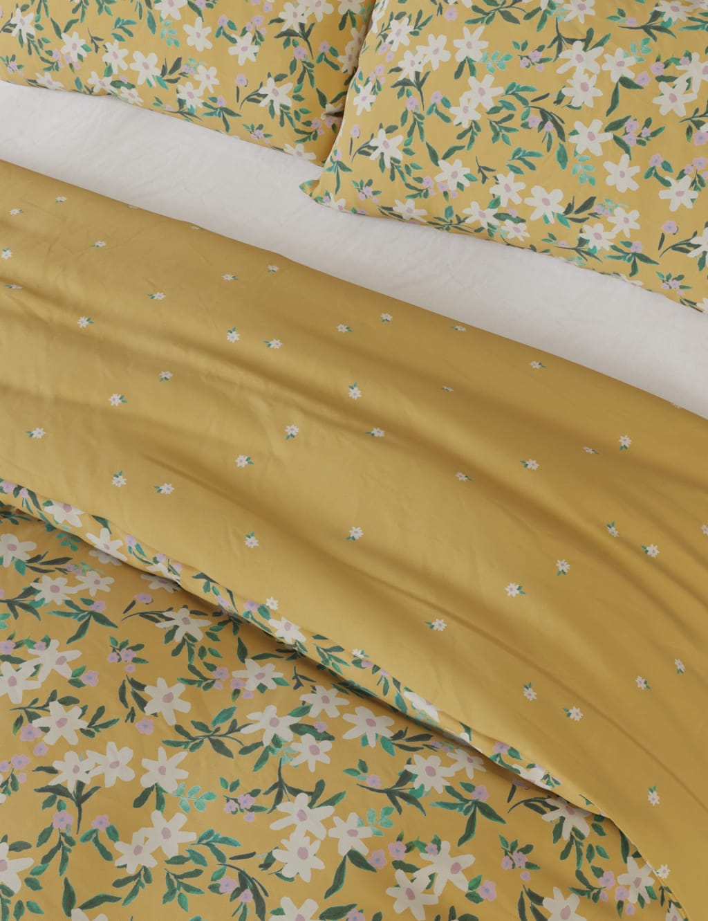 Cotton Blend Daisy Print Bedding Set image 2