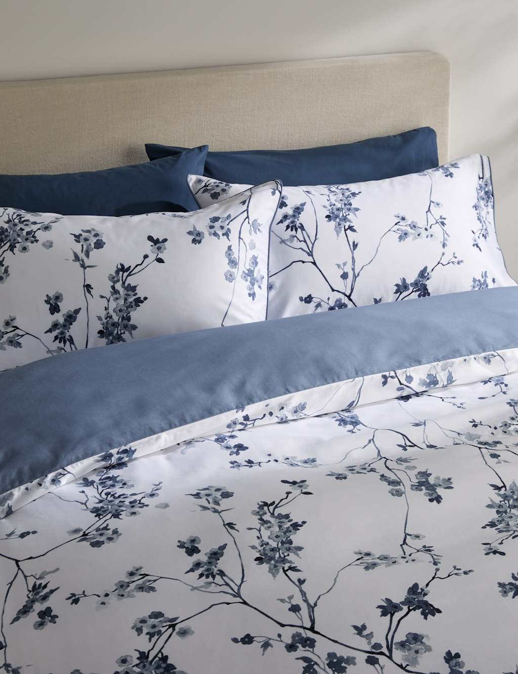 White Ditsy Trailing Floral Duvet Set, Home