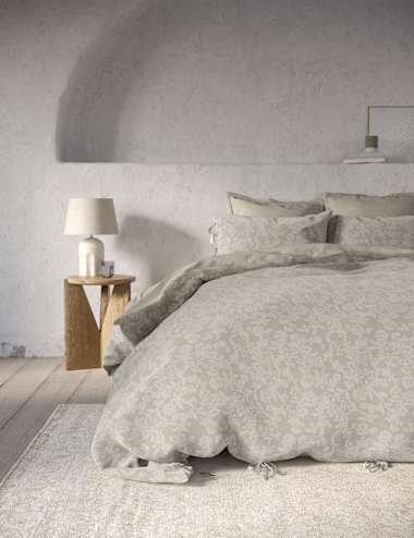 Bedding sets