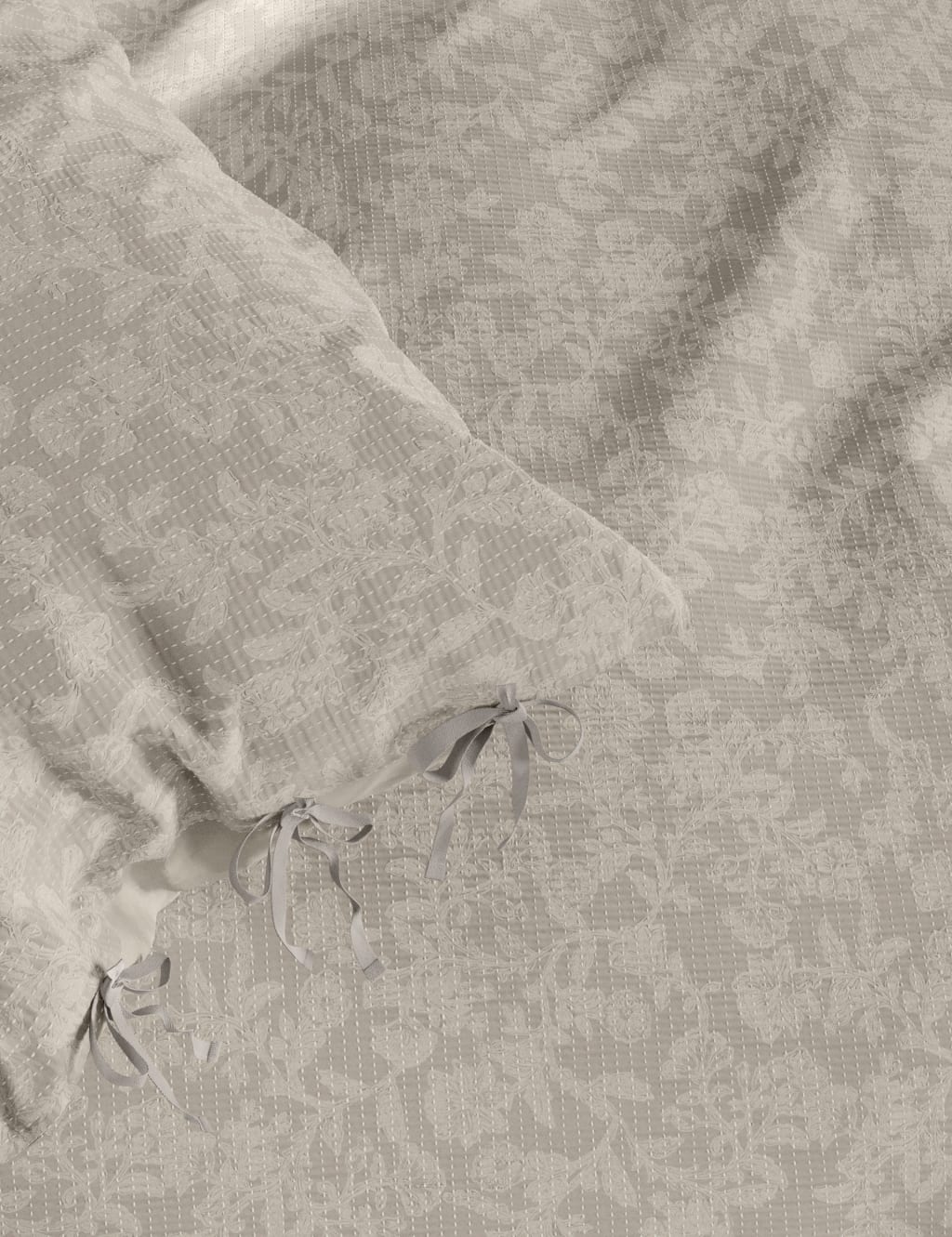 Seville Rosaleda Jacquard Bedding Set image 2