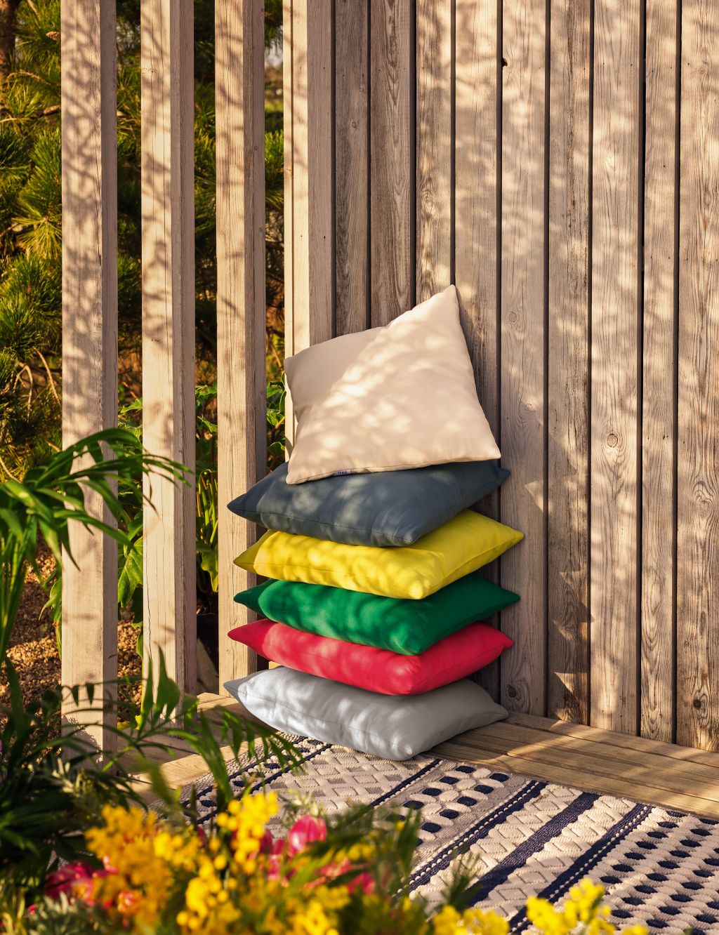 Set of 2 Outdoor Cushions image 2