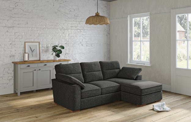 Nantucket Highback Chaise Sofa (Right-Hand)
