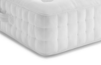 4400 Luxury British Wool Pocket Spring Medium Mattress - 5FT - White, White