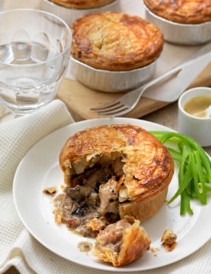 Mcp 4 Chicken Bacon Mushroom Pies M S Www Marksandspencer Com