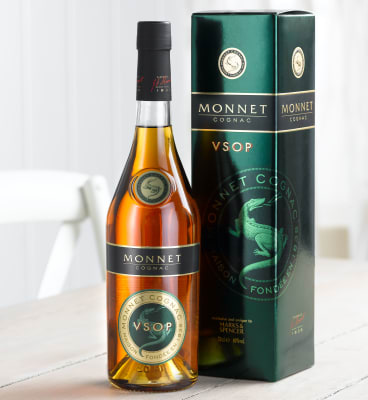 Monnet vsop. Коньяк Monnet Cognac VSOP. Французский коньяк Моннет. Монне ВСОП. Коньяк Монне вс.