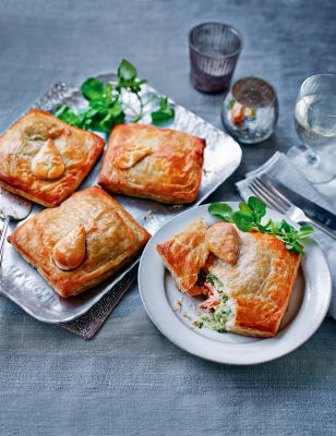 Mcp Scottish Lochmuir Salmon En Croute M S Www Marksandspencer Com