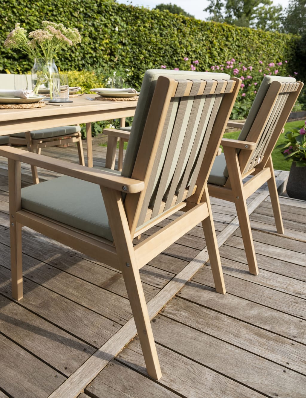Hampton 6 Seater Garden Table & Chairs Kettler M&S
