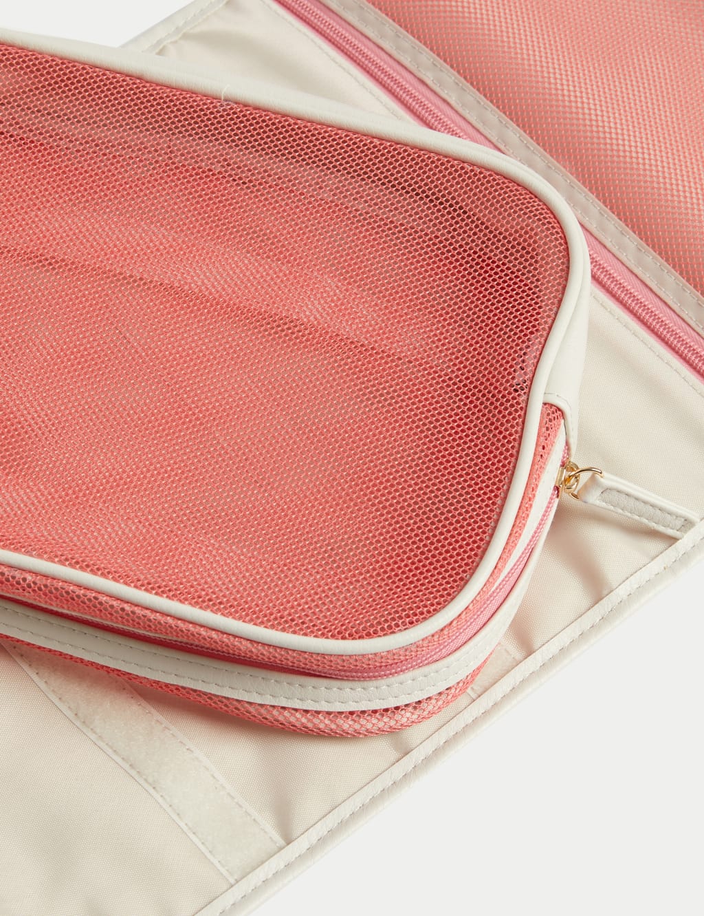 Kate spade hot sale hanging toiletry bag