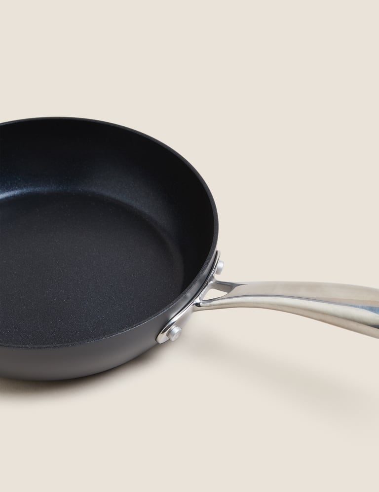 Hard anodised 2024 frying pan