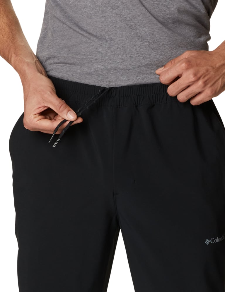 Hiking joggers hotsell mens