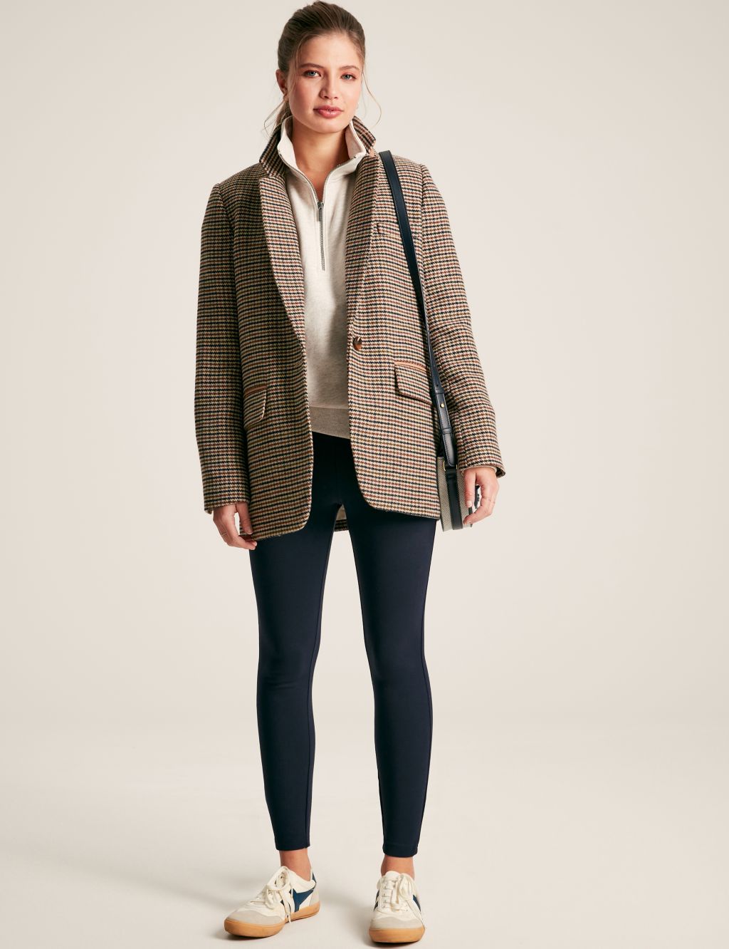 Houndstooth Blazer with Wool 2 of 8