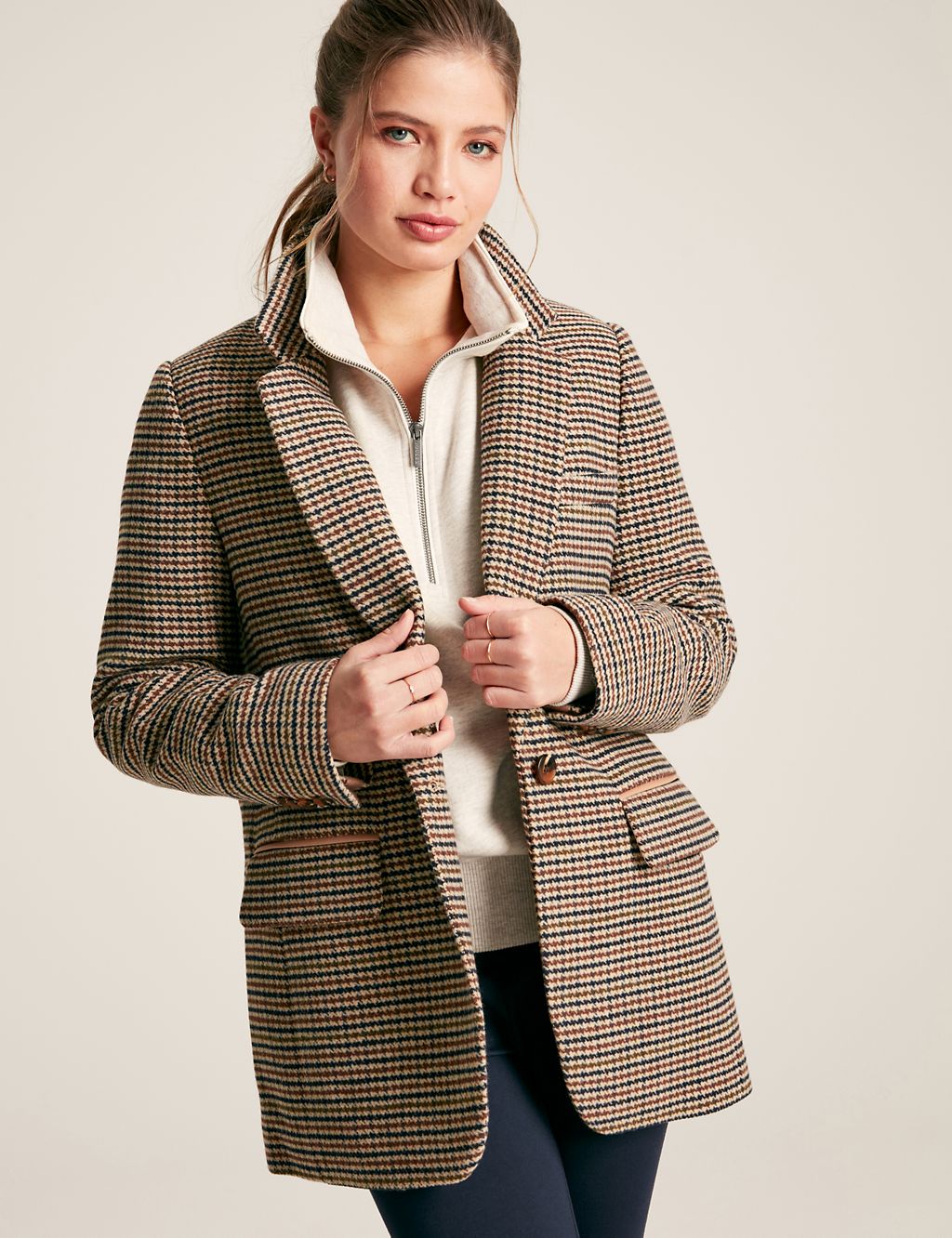 Houndstooth Blazer with Wool 6 of 8