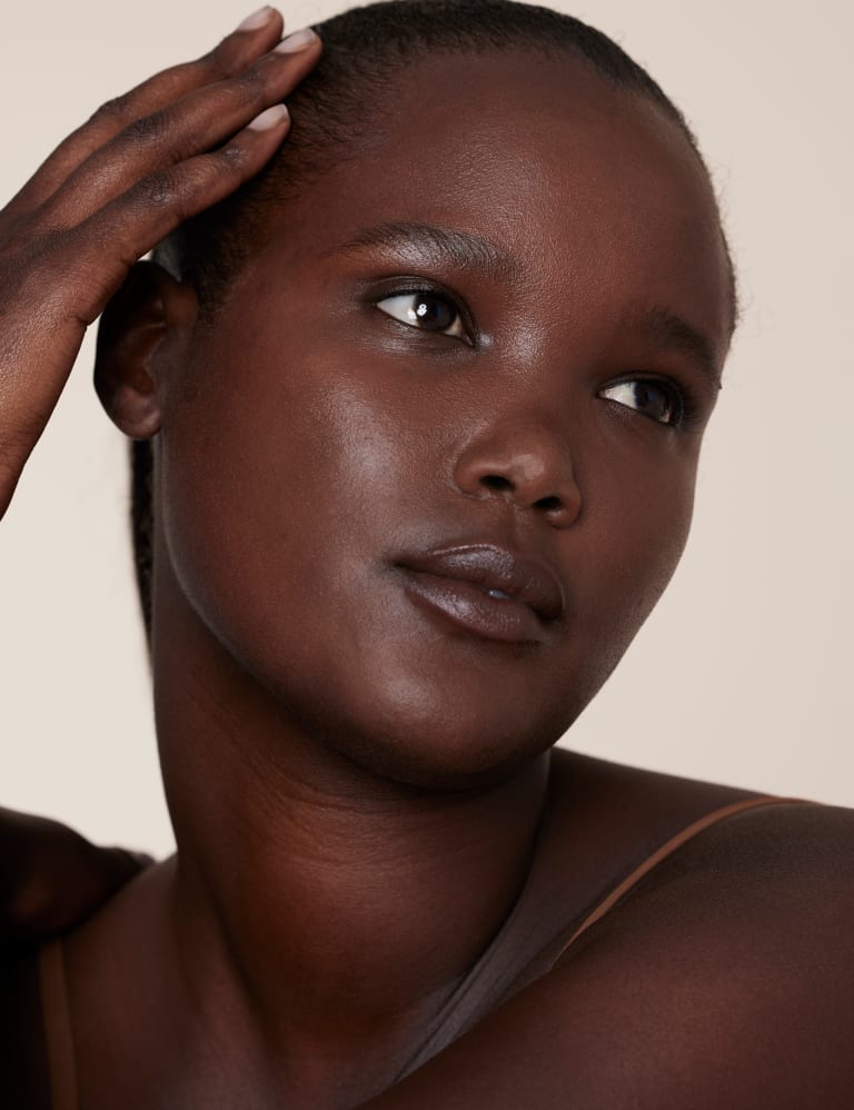 Hydrating Confidence Boost Foundation 28ml 6 of 9