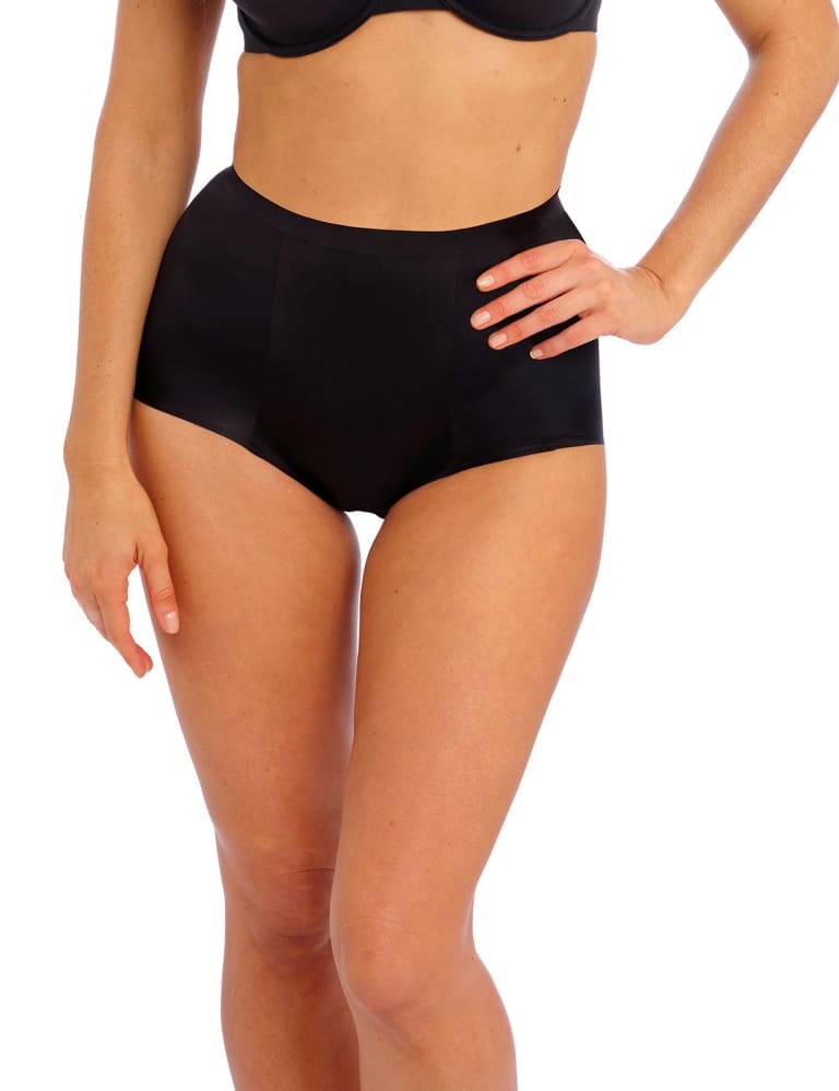 In s Secret Medium Control Shaping Knickers Wacoal M S