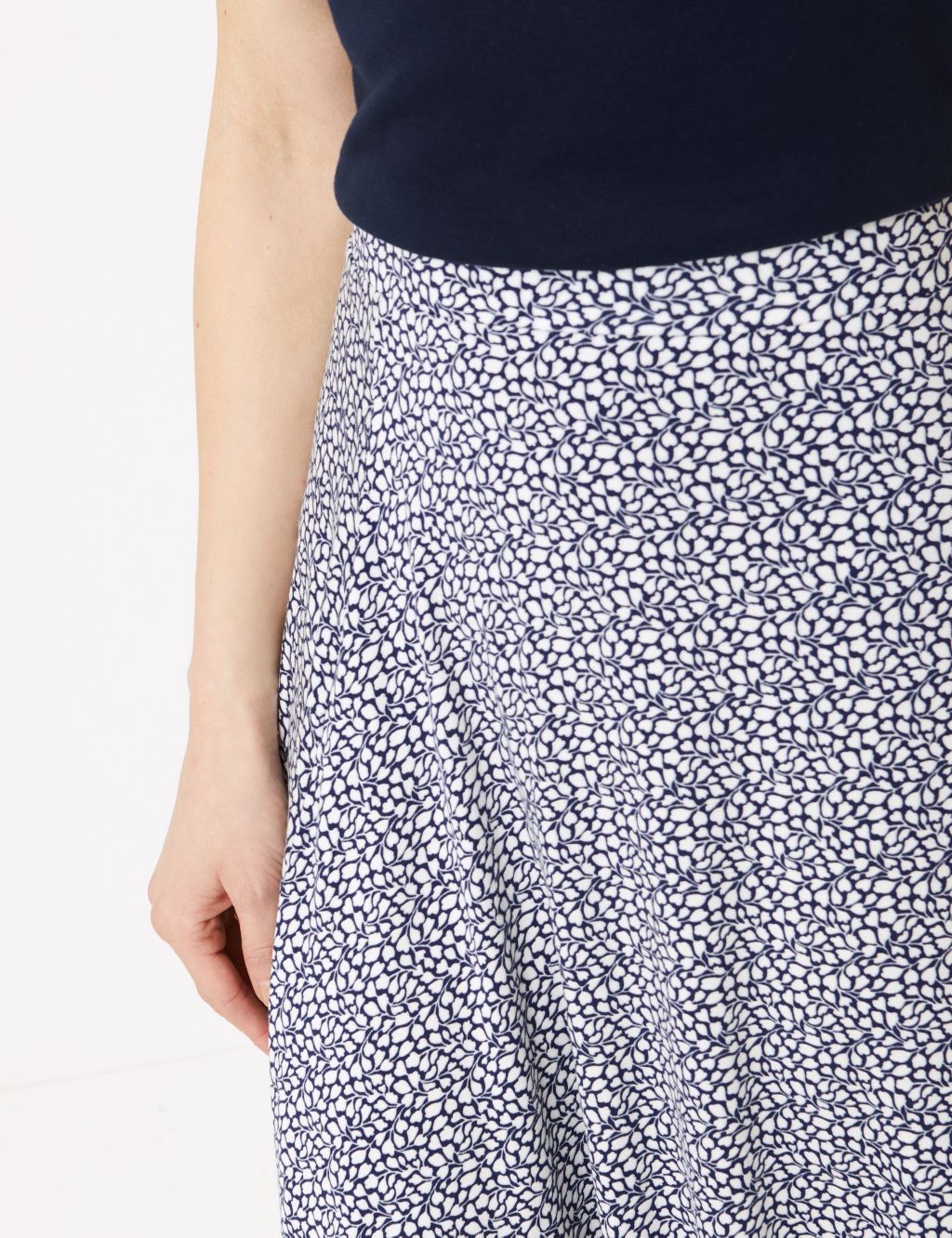 Jersey Ditsy Floral Skirt 4 of 4