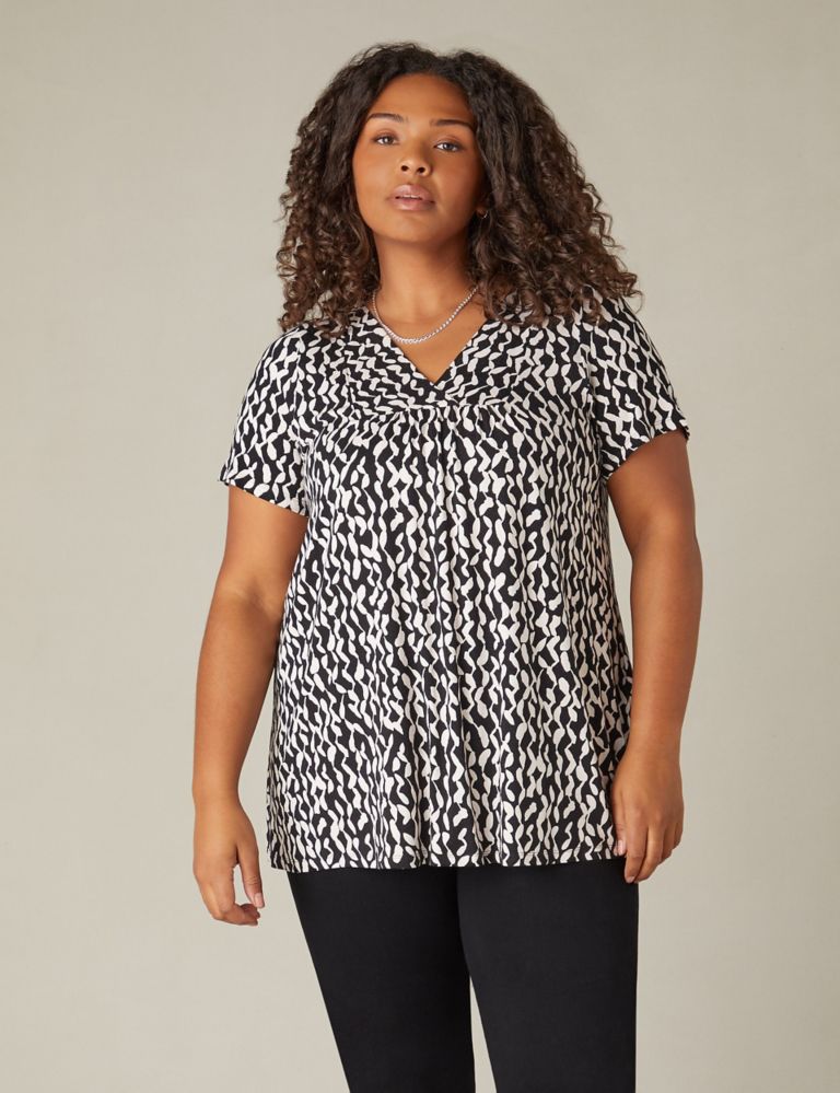 Jersey Printed V-Neck Relaxed Top 1 of 5