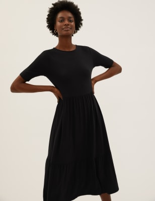 black short sleeve dress