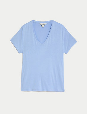 Jersey V-Neck Relaxed T-Shirt Image 2 of 5