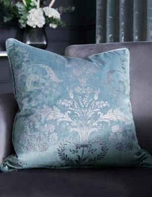 Metallic cushion 2025