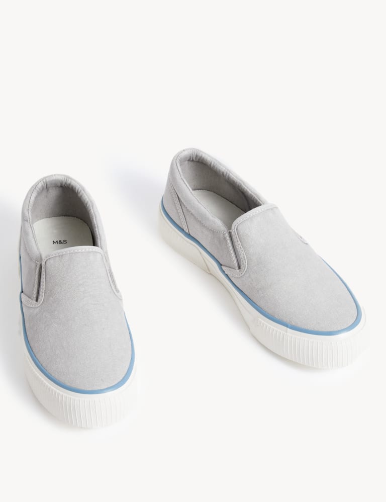 Kids slip deals on pumps