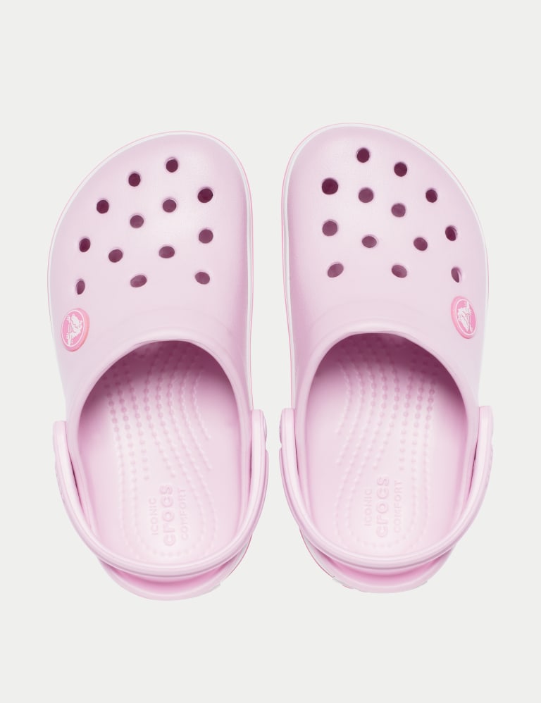 Bed bath and beyond crocs store