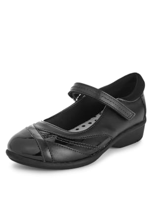 Scuff clearance resistant shoes