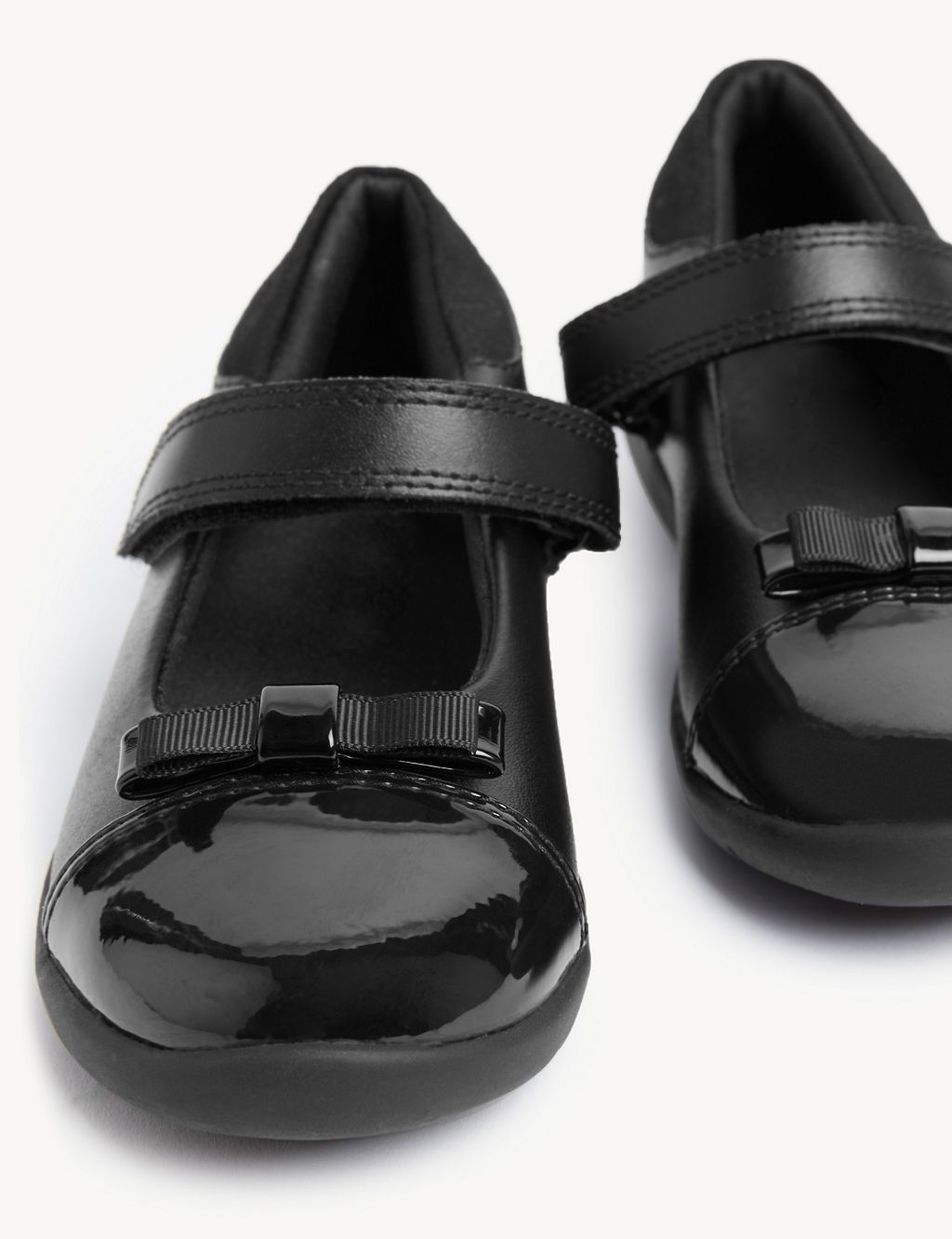Kids' Leather Freshfeet™ Bow School Shoes (8 Small-2 Large) | M&S ...