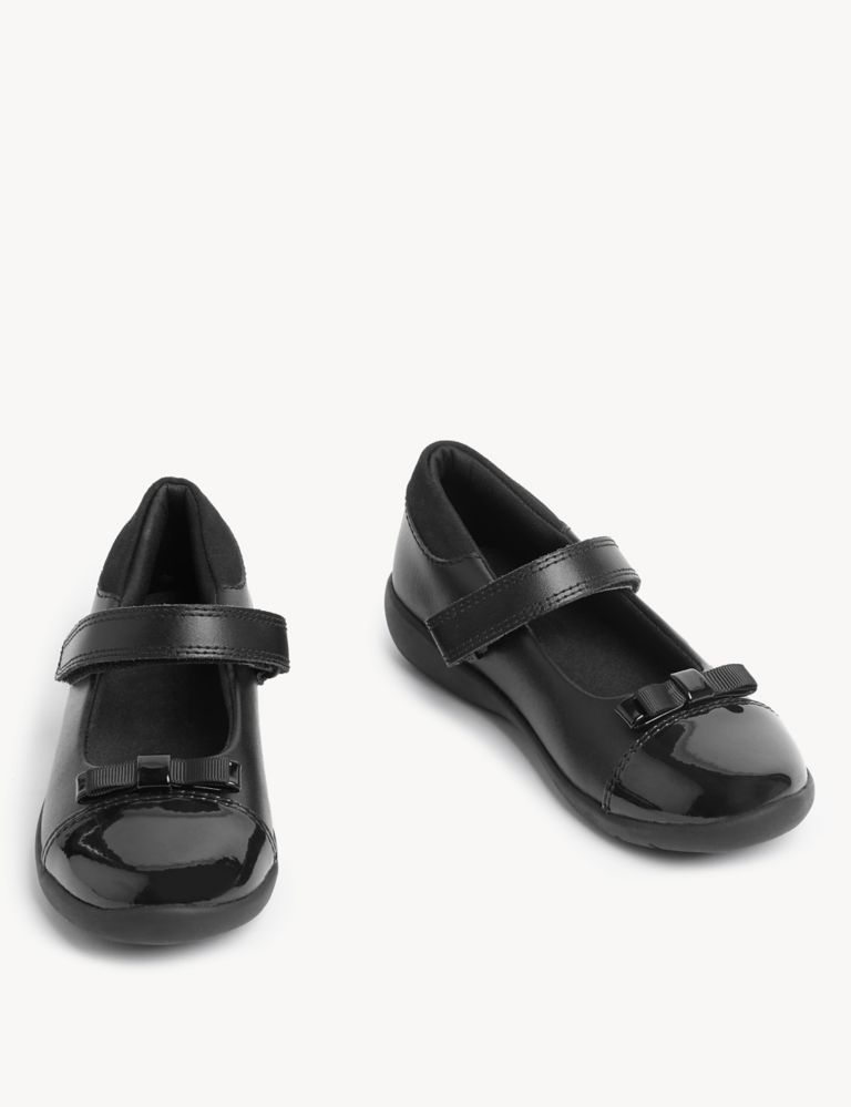 Kids' Leather Freshfeet™ Bow School Shoes (8 Small-2 Large) 2 of 5