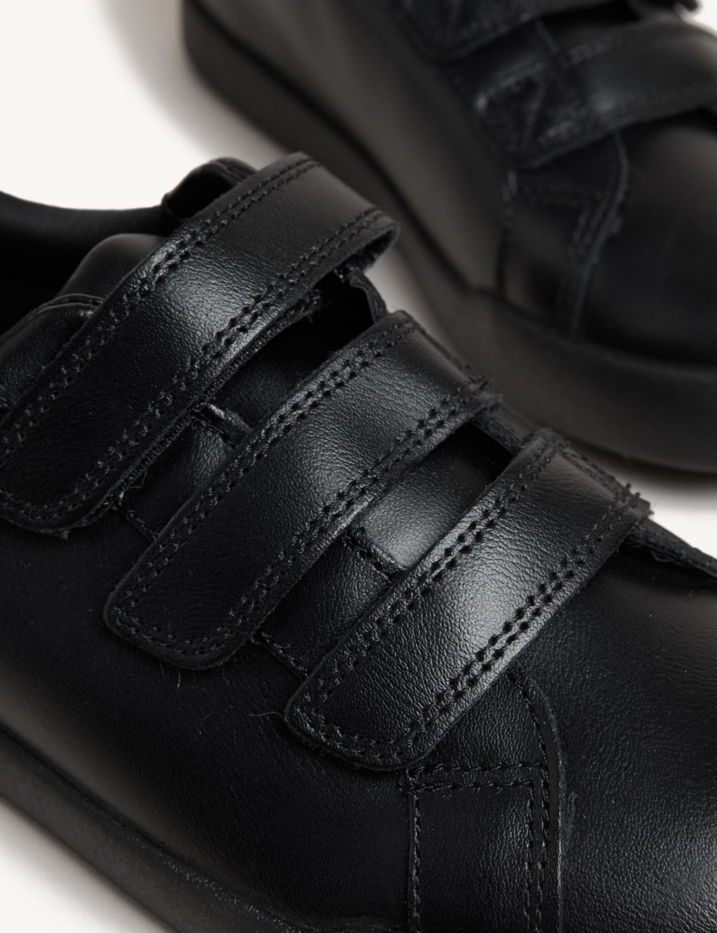 Kids' Leather Freshfeet™ School Shoes (2½ Large - 9 Large) 2 of 4