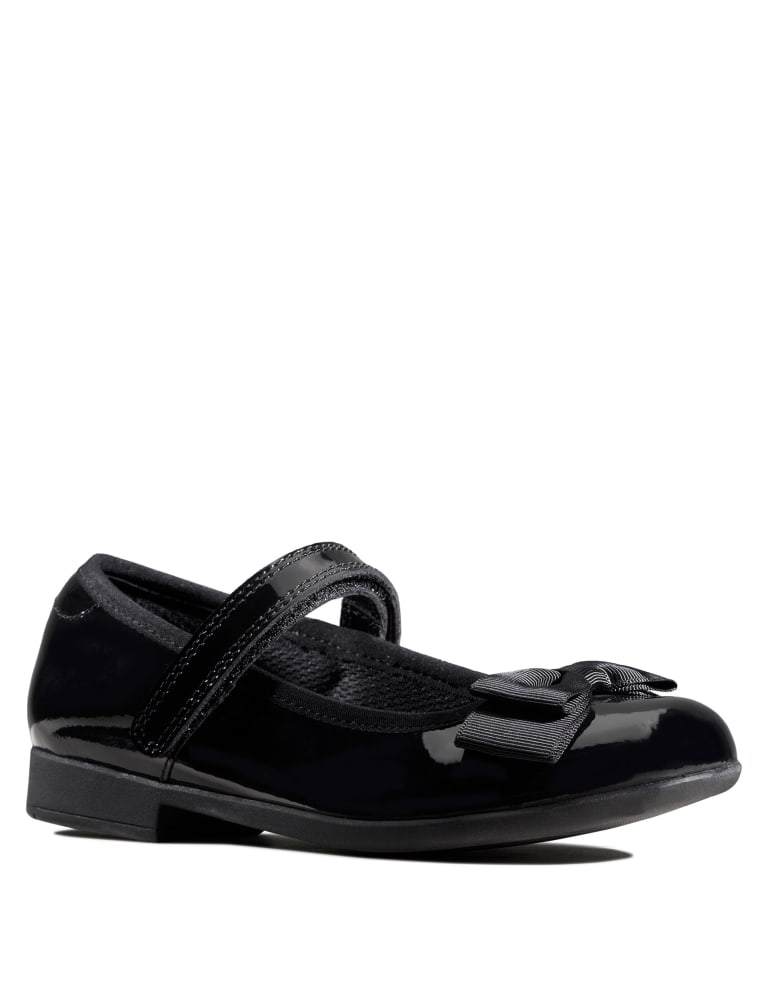 Clarks kids black discount shoes