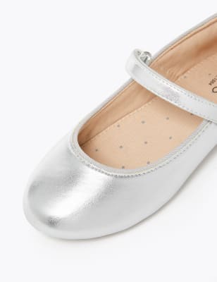 Metallic clearance ballet pumps